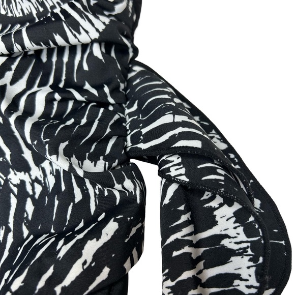 Robbie Len Women’s One Piece Swimsuit Black and White Faux Wrap Size 16 - Picture 3 of 10